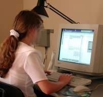 Tanara care si-a ucis mama adoptiva si-a povestit crima pe Yahoo Messenger