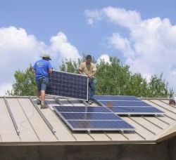 Pana in 2013, morile de vant si panourile solare nu vor mai fi o raritate in Romania