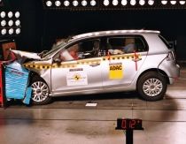 Volkswagen Golf VI a primit punctajul maxim la testele EuroNCAP