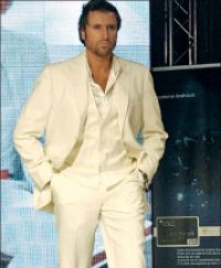 Catalin Botezatu pregateste o noua colectie