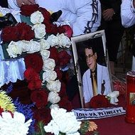 Mii de oameni l-au condus pe ultimul drum pe Ion Dolanescu