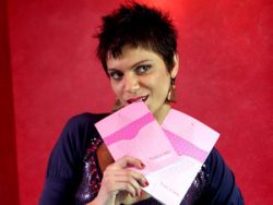 Laura Andresan vrea sa intre in Uniunea Scriitorilor