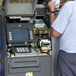 Au furat un bancomat pretinzand ca il duc la reparat