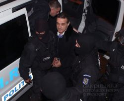 Telejustitia: retinerea in papuci a lui Becali, circ TV cu mascati