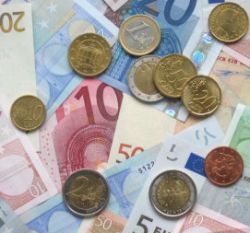 Leul isi arata muschii! Euro a scazut sub pragul de 4,20 lei