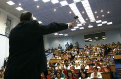 Topul cresterilor salariale. Cui s-a marit leafa pe timp de criza