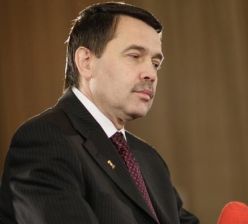 Impozitul forfetar va fi platit in functie de cifra de afaceri si stabilit intre 500 si 10.000 euro