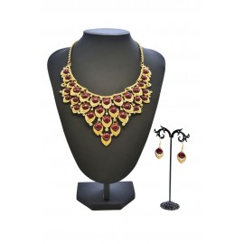 Cate tinute vestimentare, atatea accesorii. Angroseria.ro iti ofera cea mai diversificata gama de seturi de bijuterii en-gros, pentru toate preferintele