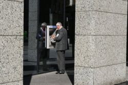 Ce pot face romanii cu firme mici si mari ca sa fenteze impozitul