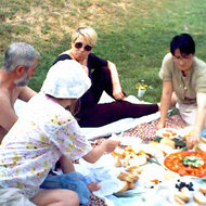 Aproape un milion de romani isi aniverseaza joi onomastica de Sfantul Gheorghe