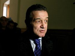 Becali s-a prezentat la sediul Politiei Ilfov, respectand programul de vizite stabilit anterior