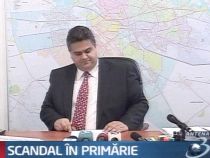 Scandal la Capitala. Consilierul Adrian Thiess ameninta cu demisia daca nu pleaca Alina Roman