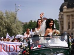 Parada inedita! Miresele au defilat duminica pe strazile Bucurestiului