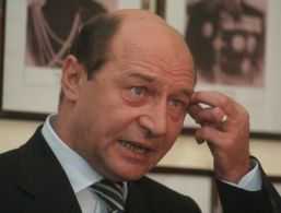 Basescu se alinta: 