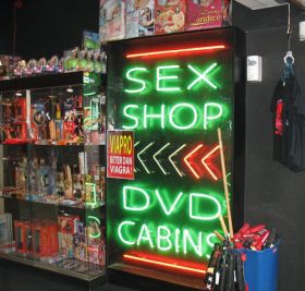 Un sex shop din Vaslui a introdus programul 