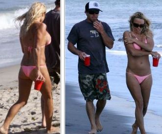 Sexy Pamela Anderson isi afiseaza faimoasele forme intr-un bikini minuscul