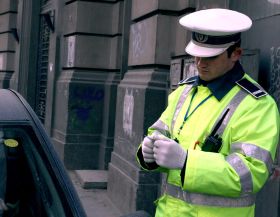 Un bucurestean are 30 de dosare penale, pentru ca a condus 20 de ani fara permis