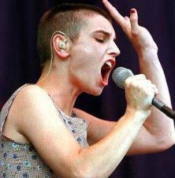 Sinead O?Connor canta azi la Bucuresti