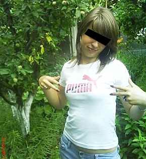 Romanii poarta haine 