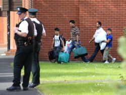 Locuinta unei alte familii de romani a fost atacata la Belfast