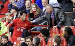 Carlos Tevez pleaca de la Manchester United