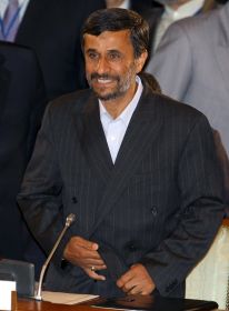 Ahmadinejad l-a atentionat personal pe Obama sa nu se mai implice in afacerile interne ale Iranului