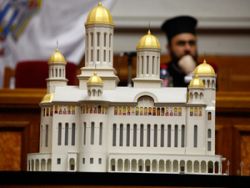 Mall-ul Mantuirii Neamului: 110 metri inaltime, 250 de locuri de parcare si doua spatii de cazare