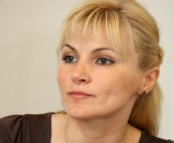 Andreea Vass ofera drept premiu o cina cu ea la Guvern pentru cine-i face cea mai buna propunere anticriza