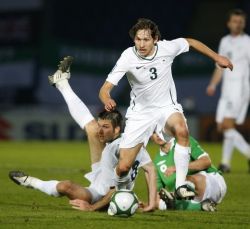 Steaua isi ia mijlocas din nationala Sloveniei: Andrej Komac