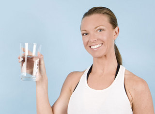 Cum stii care e necesarul de lichide pe care trebuie sa le bei zilnic