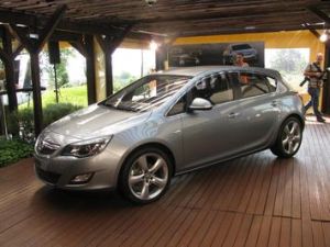 Noua generatie Opel Astra hatchback ajunge in Romania la inceputul lui 2010