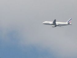 Un avion s-a prabusit intre doua blocuri, in California