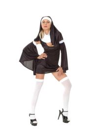 O maicuta are fotografii nud pe Facebook