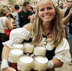 Berea rece, bauta pe canicula, nu racoreste, ci deshidrateaza