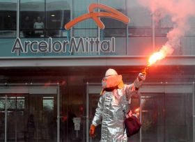 Lakshmi Mittal vine in Romania pentru a discuta cu Traian Basescu despre combinatul de la Galati