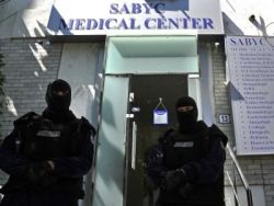 Procurori: Eleve de liceu, racolate pentru a dona ovule la clinica Sabyc