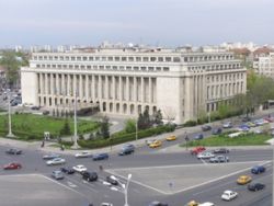 FMI si Guvernul discuta disponibilizarea a 10% din bugetari, inghetarea salariilor si pensiilor