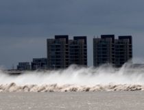 Taiwan-ul, lovit de taifun. Un hotel de sase etaje s-a prabusit