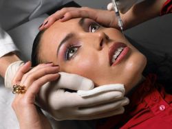 Operatiile estetice sunt de trei ori mai ieftine in Romania decat in strainatate