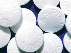 O aspirina pe zi reduce riscul de moarte in cazul cancerului la colon