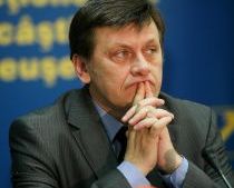 Crin Antonescu demisioneaza din functia de vicepresedinte al Senatului
