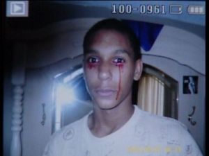 Plange cu lacrimi de sange si nimeni nu intelege de ce