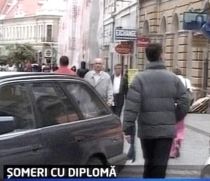 Someri cu studii superioare. 9000 de absolventi de facultate nu si-au gasit loc de munca in 2009