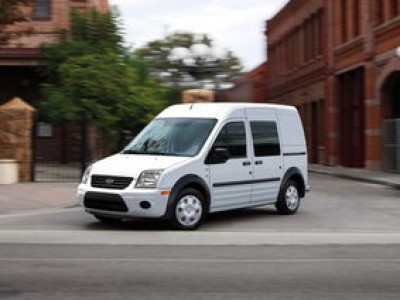 Primul Ford romanesc a iesit pe poarta fabricii de la Craiova