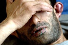 Belgia: Mai multi imigranti ilegali, aflati in greva foamei, si-au cusut buzele