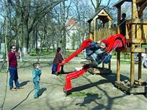 Legea bonelor. Parintii vor putea sta acasa pana la varsta scolara a copilului