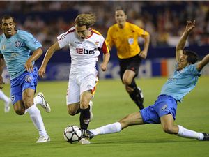 Sevilla-Unirea Urziceni 2-0. Debut cu stangul in Champions League pentru Dan Petrescu