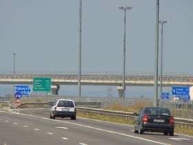 Un sofer a fost surprins cu 215 kilometri pe ora pe autostrada Bucuresti-Pitesti