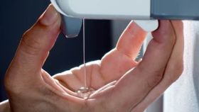 Prizonierii britanici s-au imbatat cu... sapun lichid impotriva gripei porcine