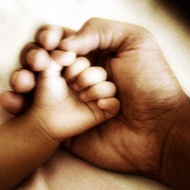 Ziua Mamei si Ziua Tatalui vor fi sarbatorite anual la inceputul lunii mai